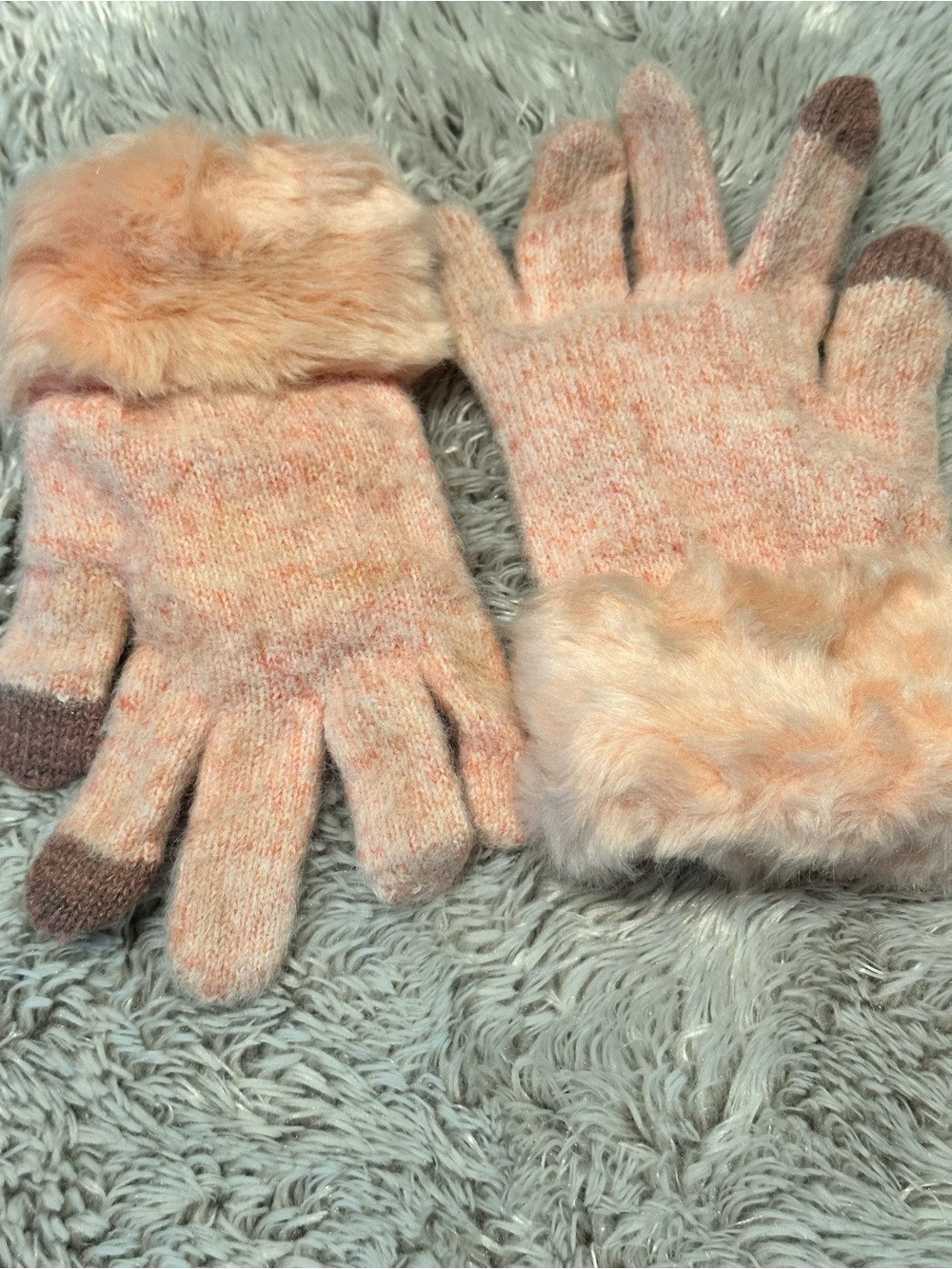 Plush Faux-Fur Cuff Knit Touchscreen Gloves - Peach